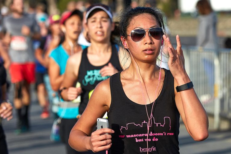 Can You Run Marathon With Headphones