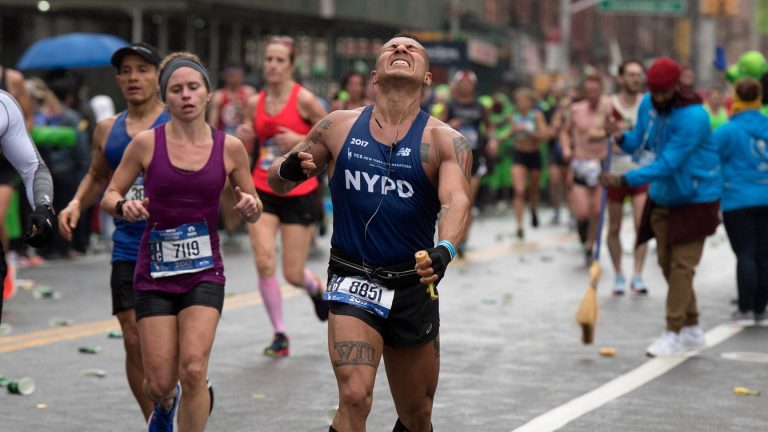 When Do Marathon Runners Hit the Wall
