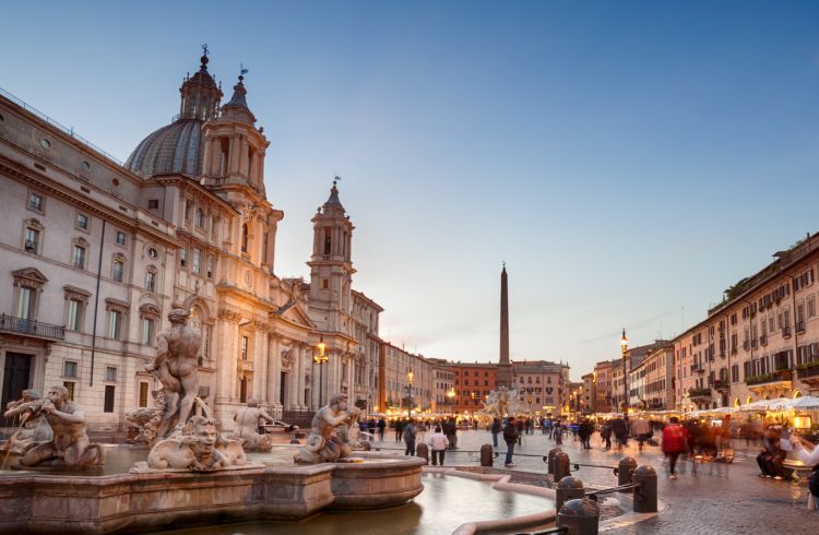 Is It Safe to Walk in Rome at Night: Expert Safety Tips